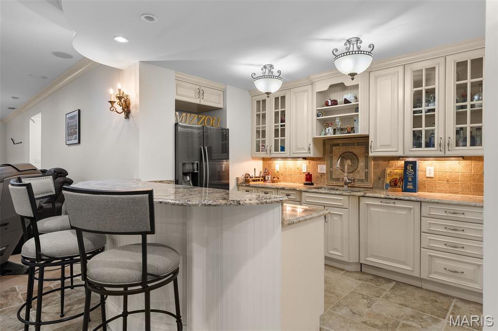 16 Outer Ladue Drive