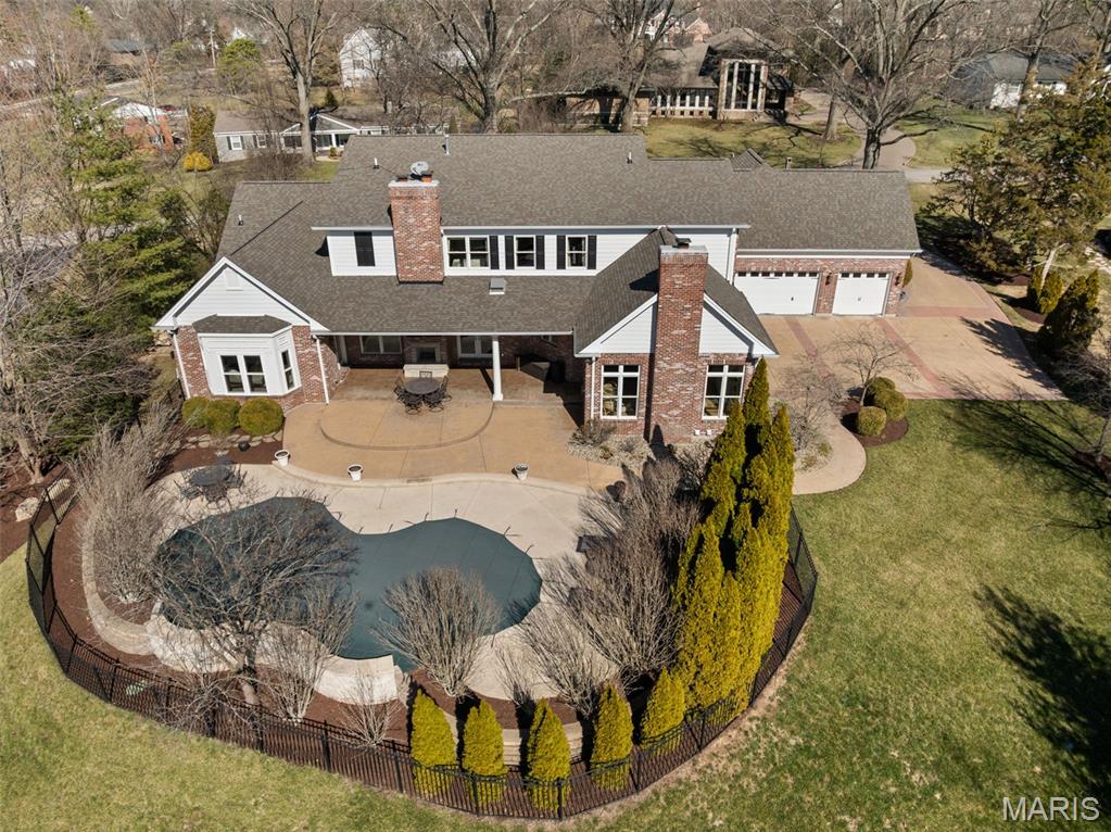 16 Outer Ladue Drive