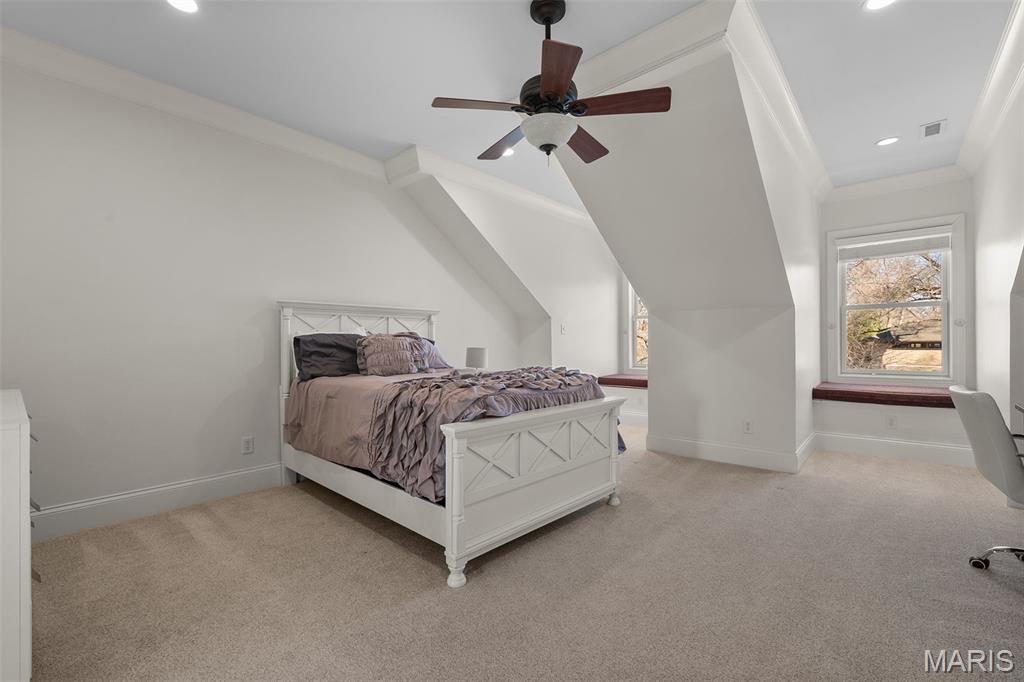 16 Outer Ladue Drive