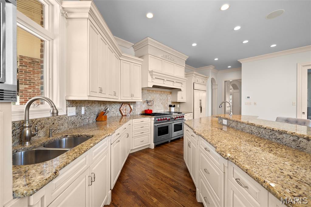 16 Outer Ladue Drive