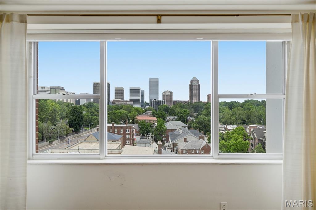 710 S Hanley Road Unit: 10B