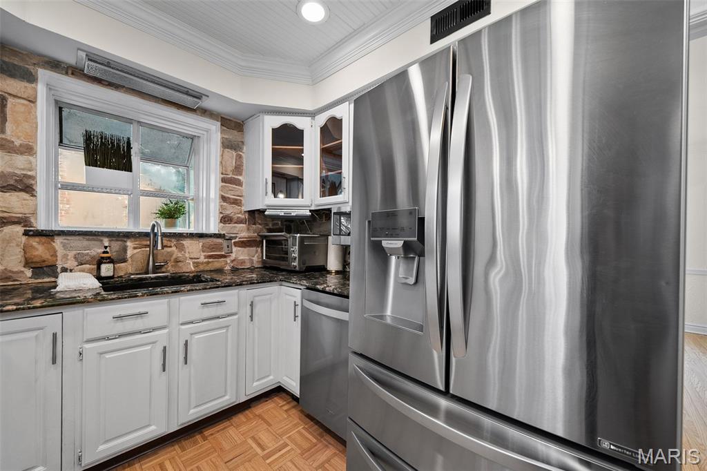 225 Parkland Avenue