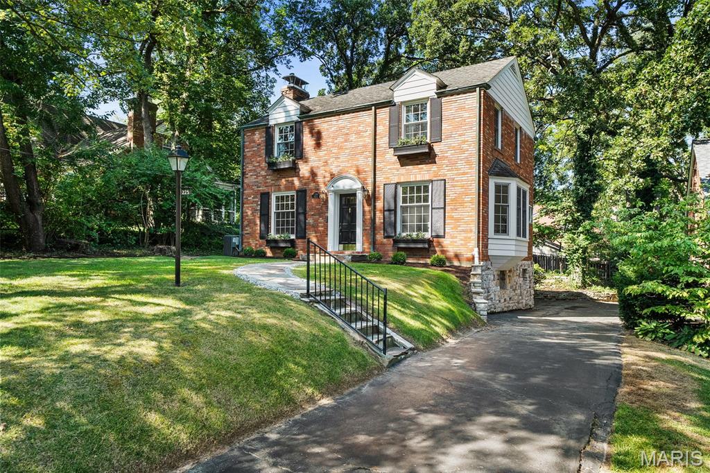 225 Parkland Avenue