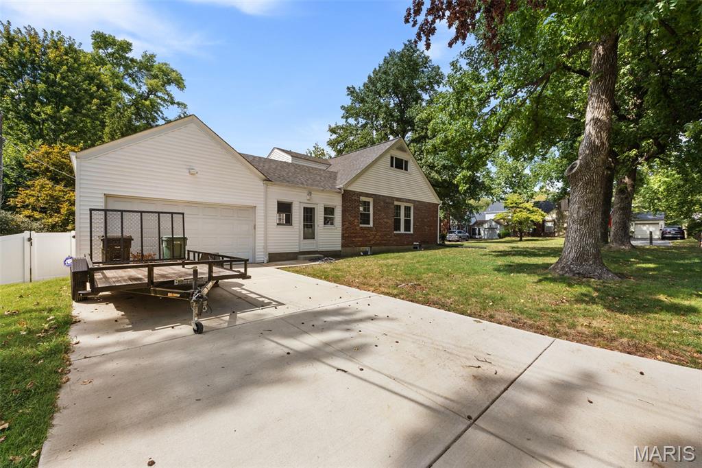 424 Greenleaf Drive