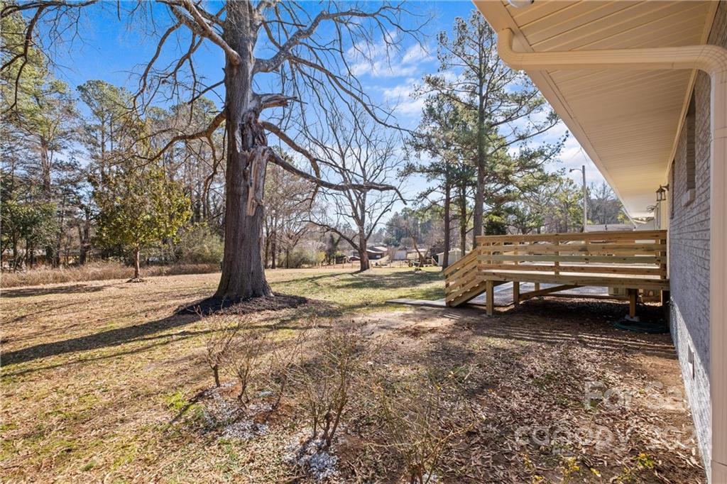 1405 Lakeview Drive