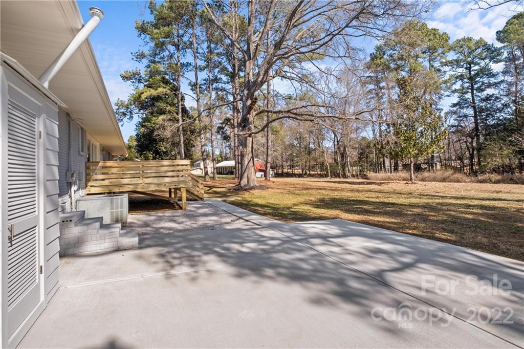 1405 Lakeview Drive