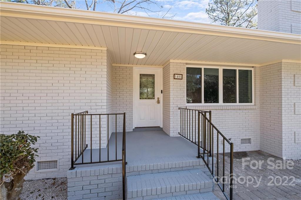 1405 Lakeview Drive