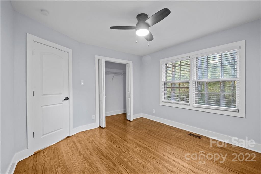 2425 Dogwood Circle