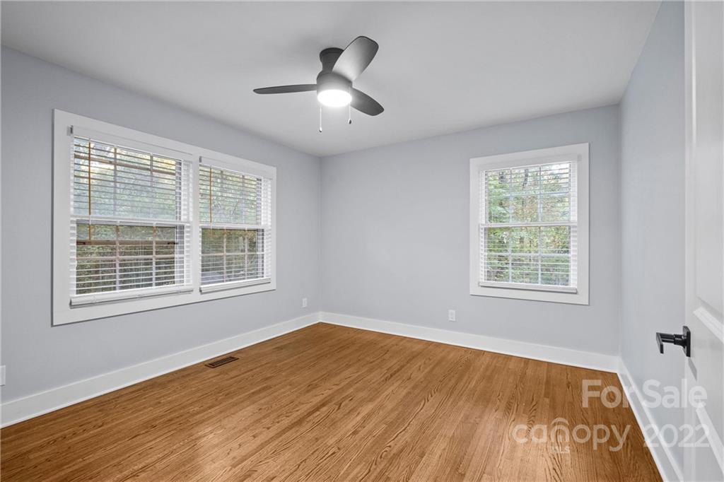 2425 Dogwood Circle