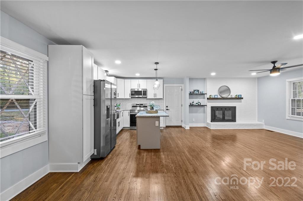 2425 Dogwood Circle