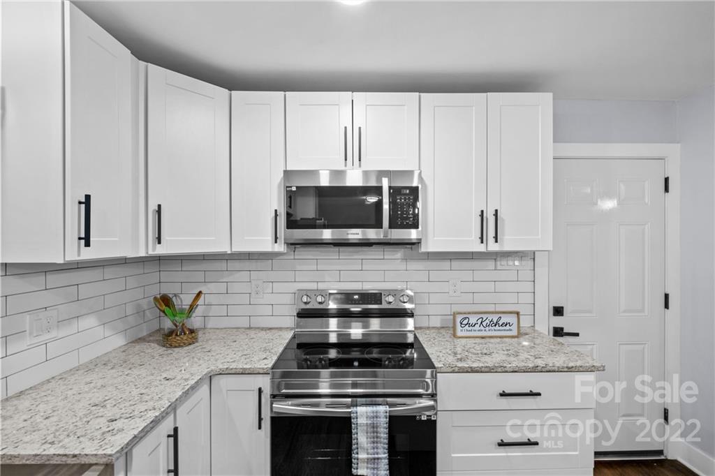 2425 Dogwood Circle