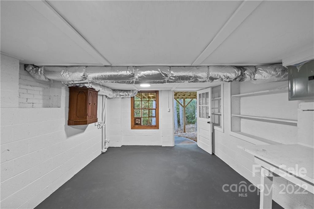 2425 Dogwood Circle