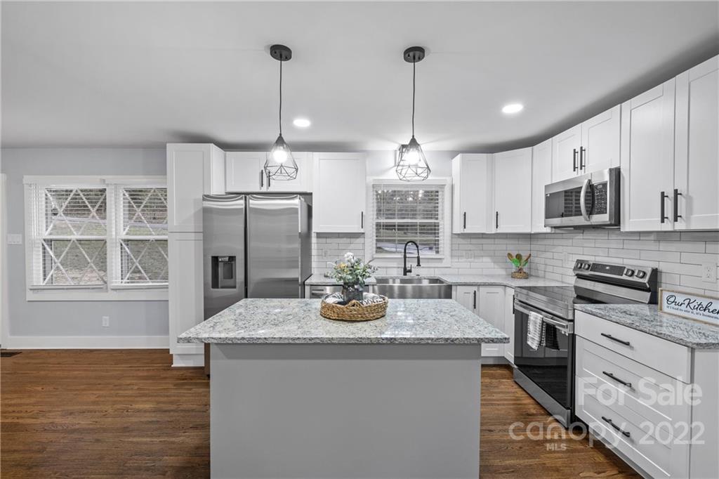 2425 Dogwood Circle