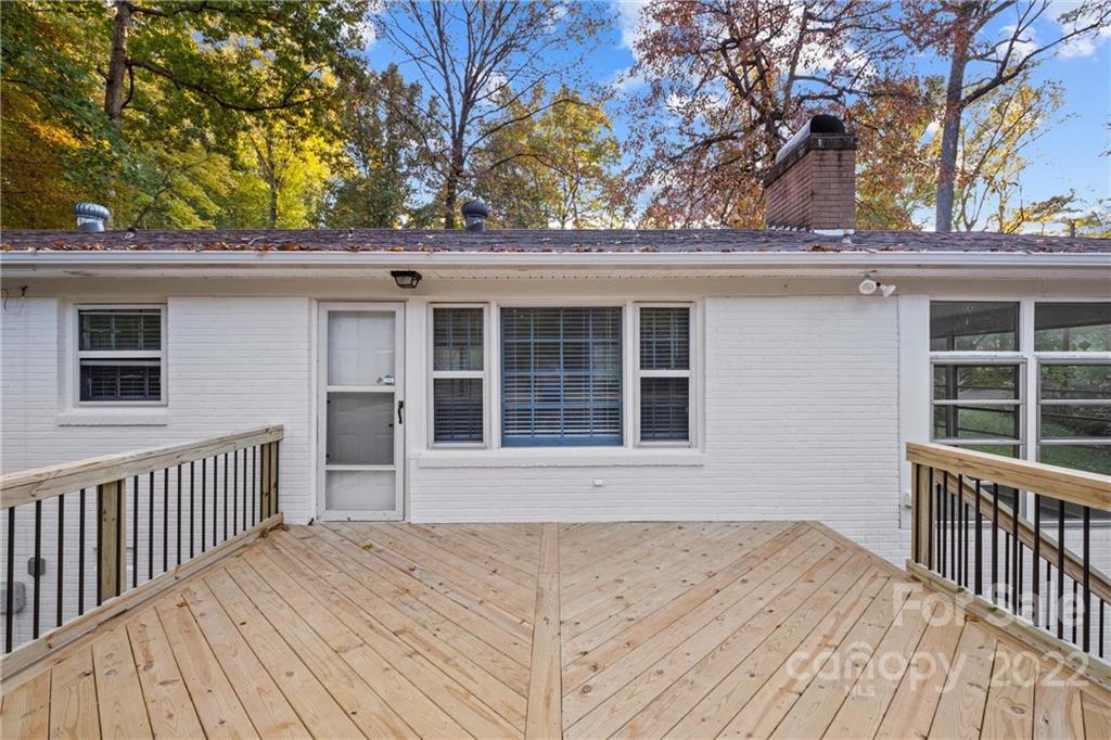 2425 Dogwood Circle