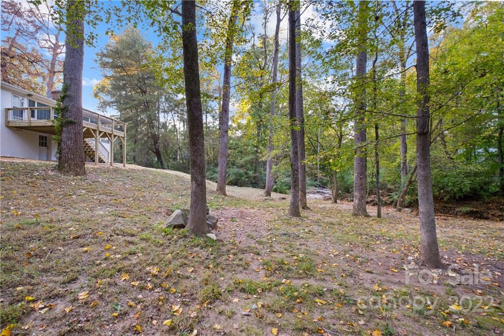 2425 Dogwood Circle