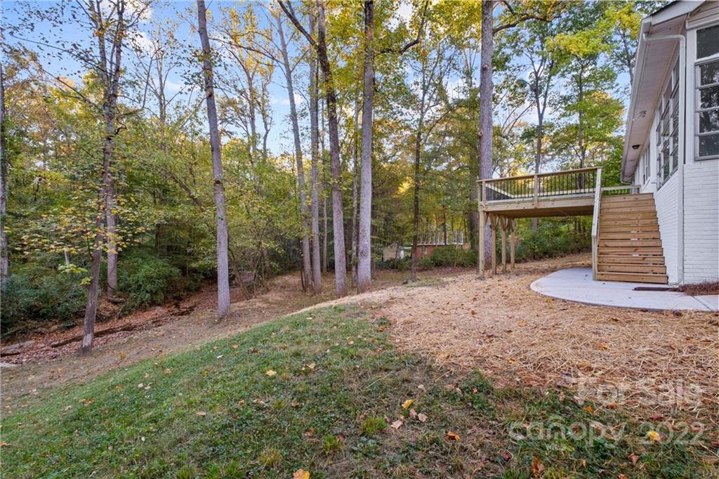 2425 Dogwood Circle