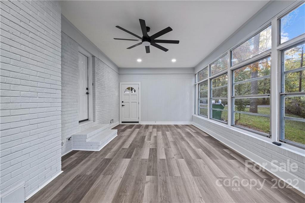 2425 Dogwood Circle