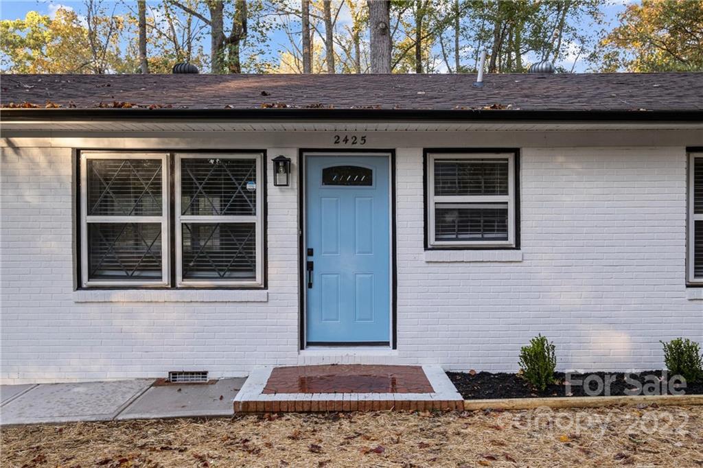 2425 Dogwood Circle