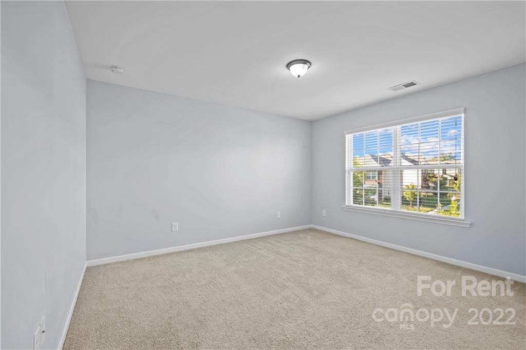 8102 Kelburn Lane