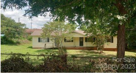 204 Hoyle Circle