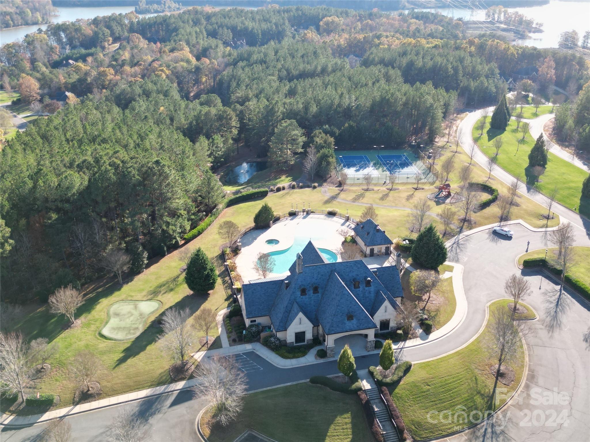 1008 Hartshaw Court