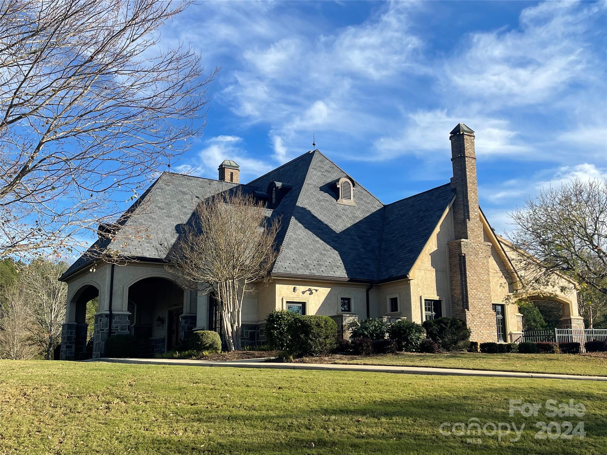 1008 Hartshaw Court