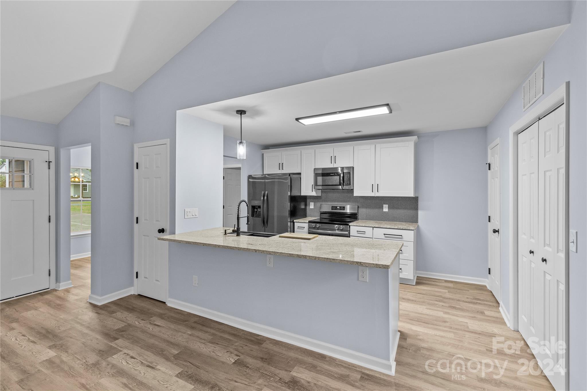 1220 White Lane