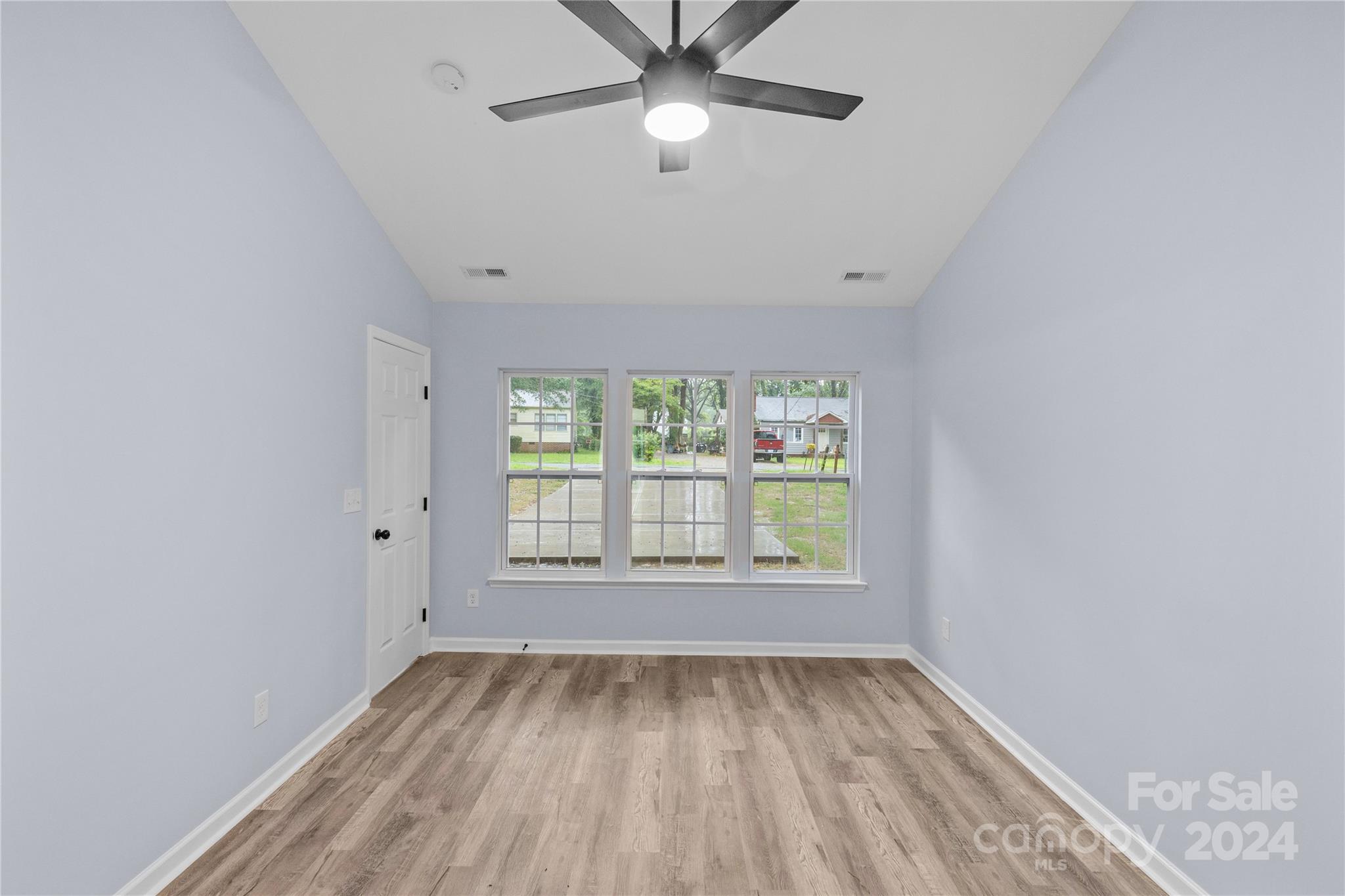 1220 White Lane