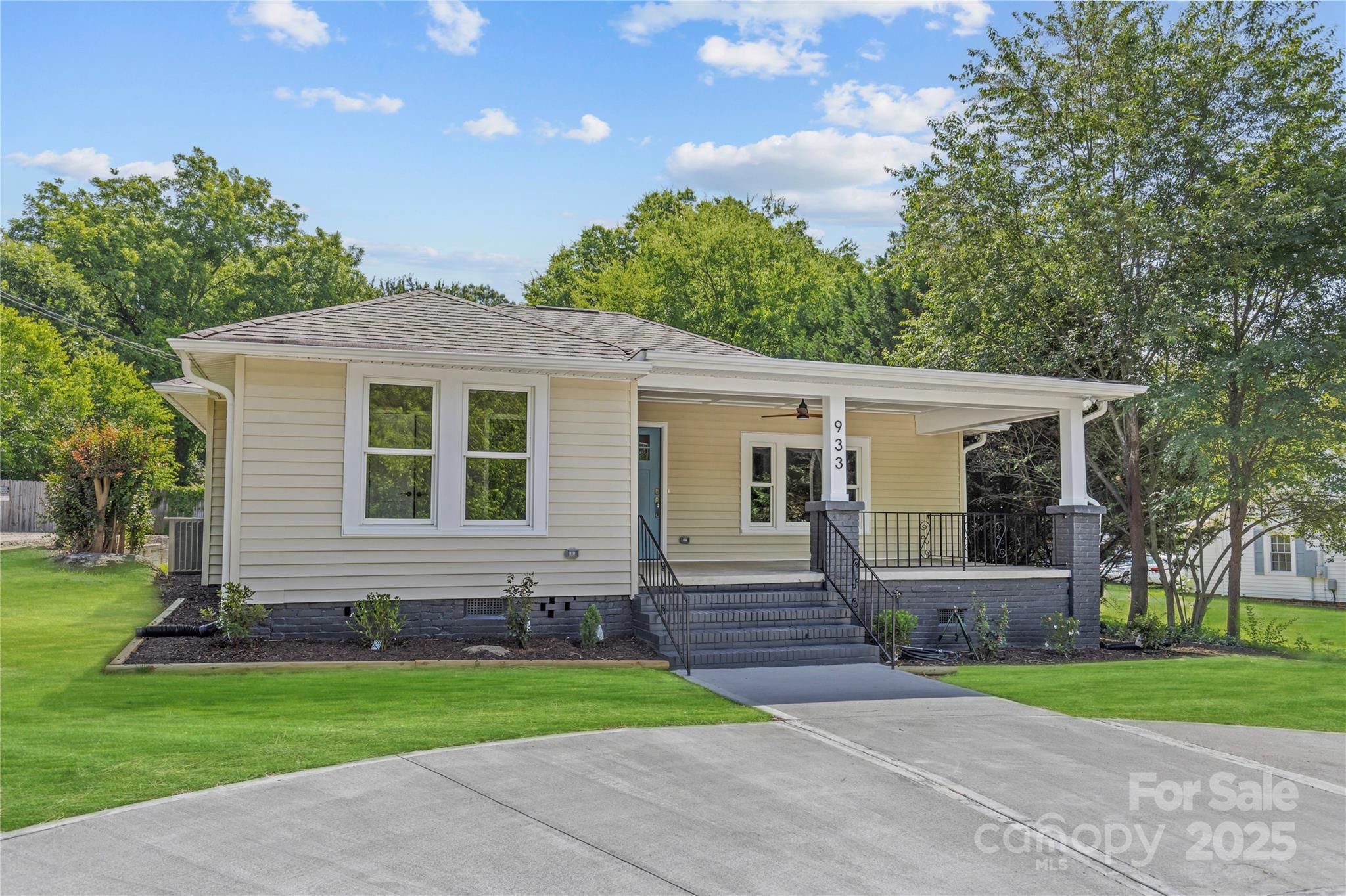 933 Old Charlotte Road