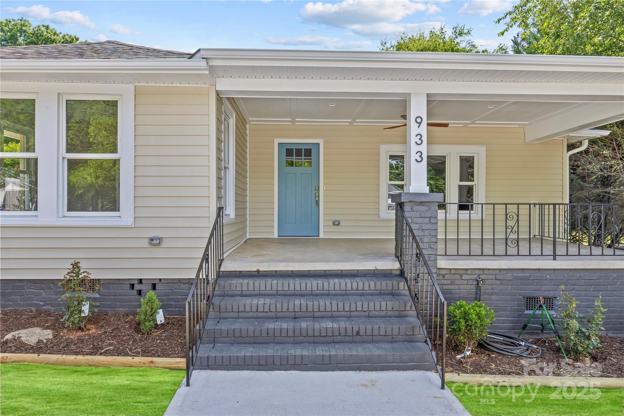 933 Old Charlotte Road