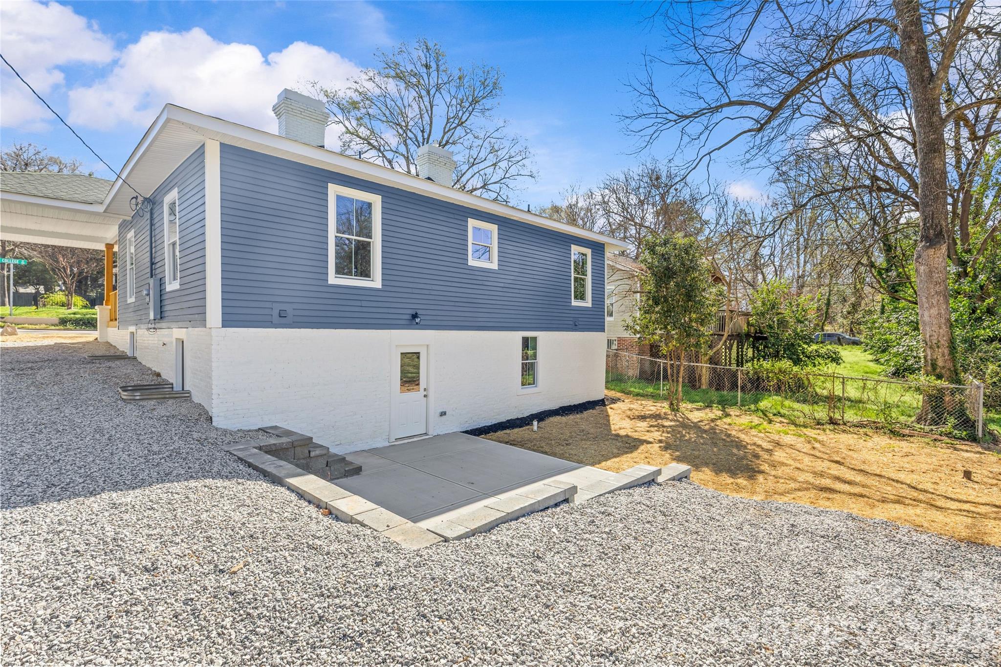 109 N College Street