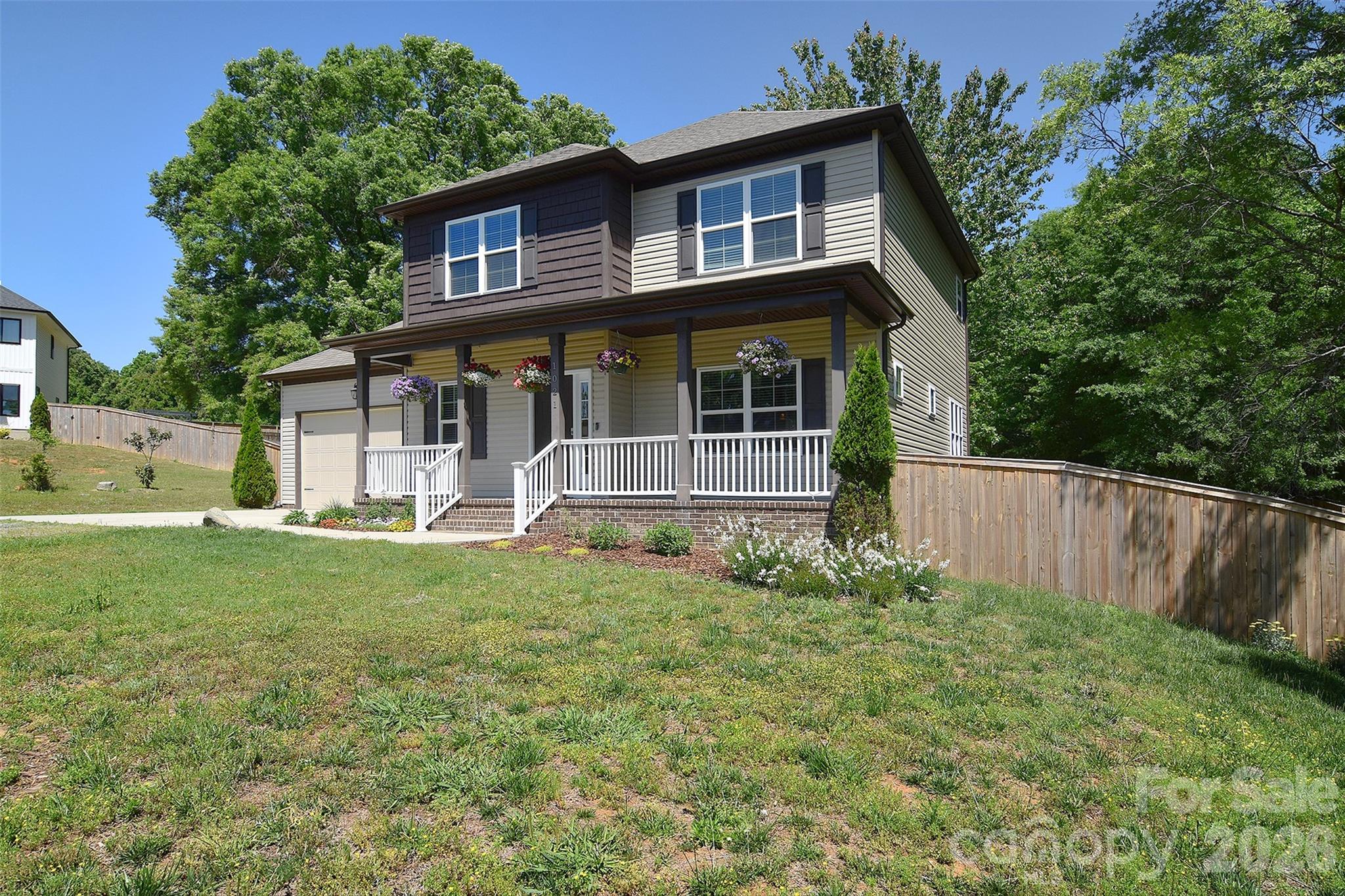 1021 Vickie Lane