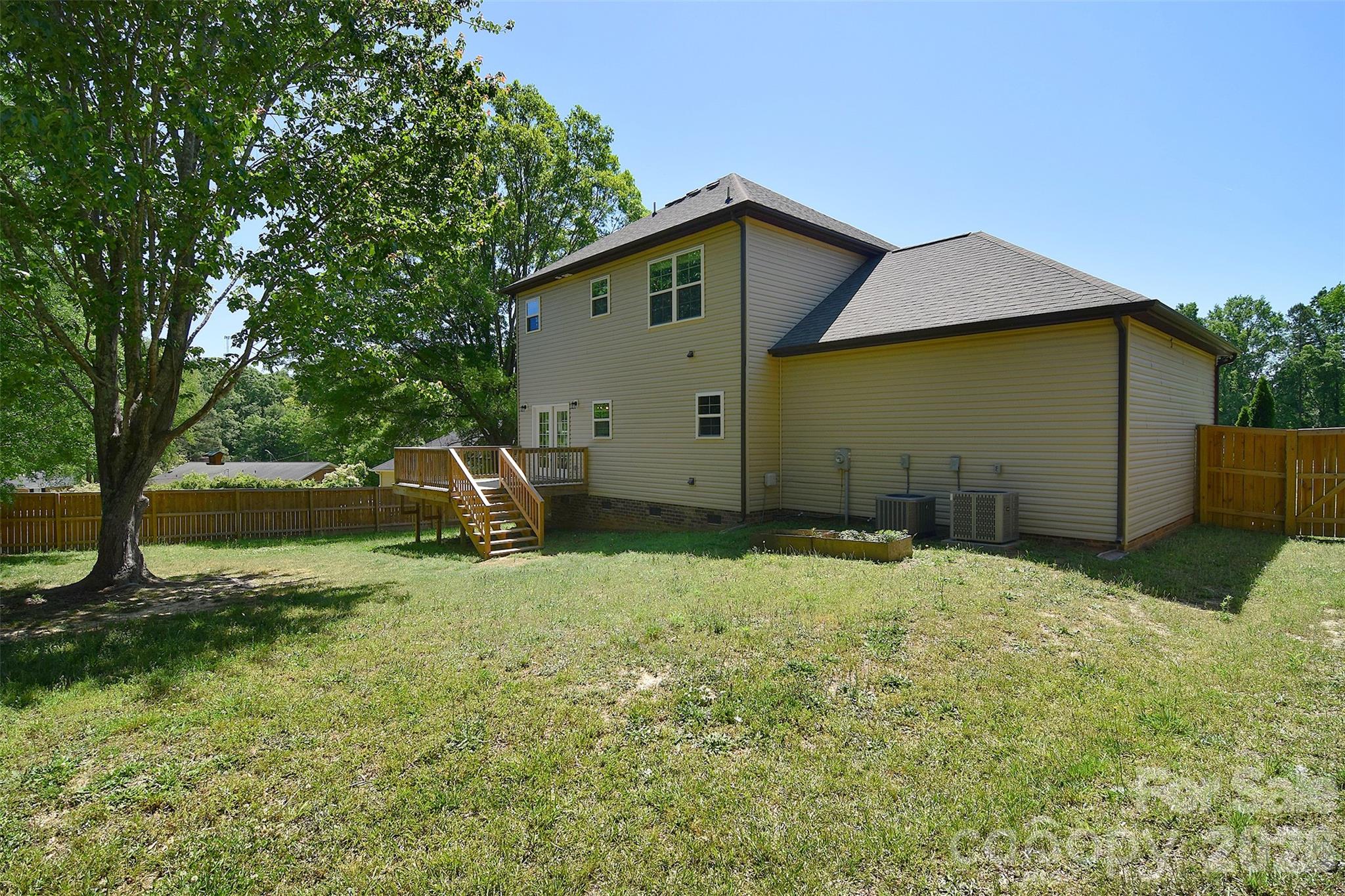 1021 Vickie Lane