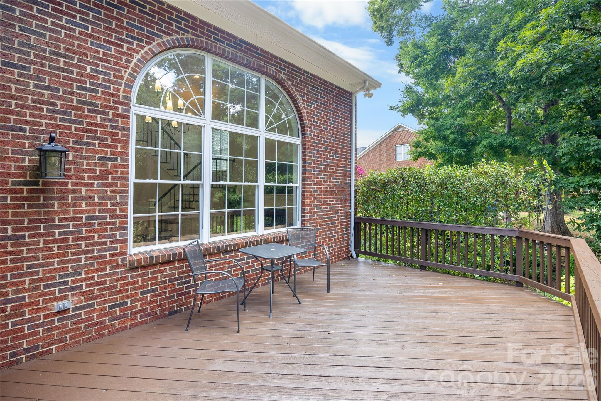 1607 Crestgate Drive