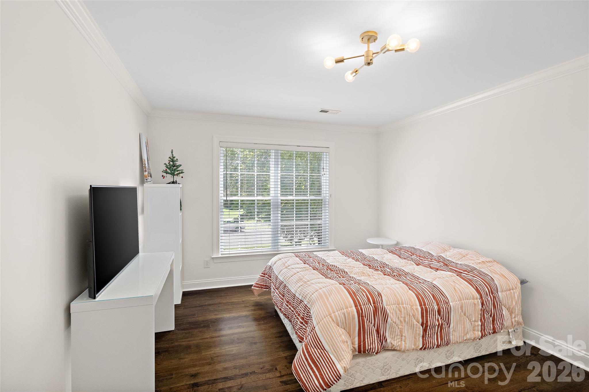 1607 Crestgate Drive