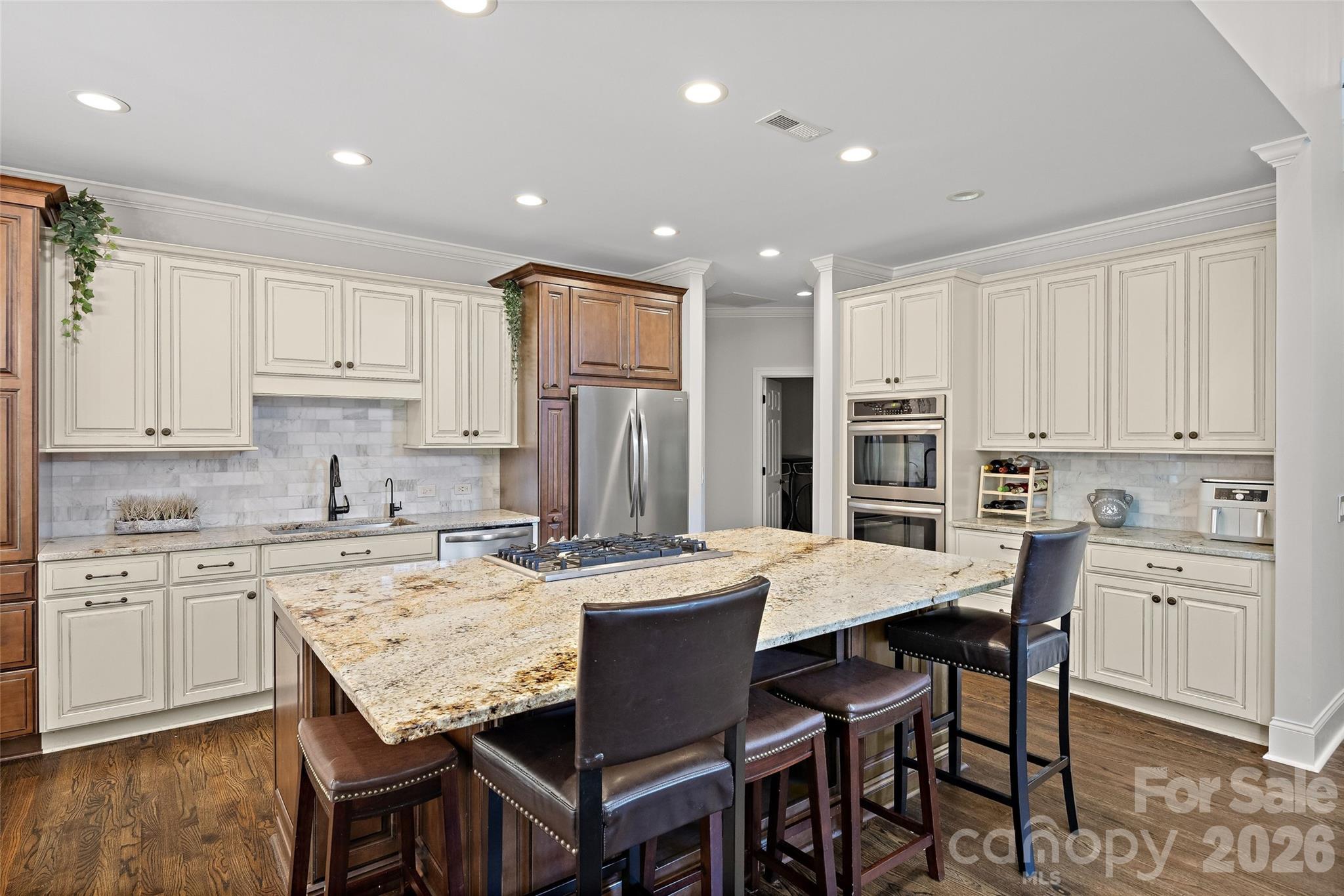 1607 Crestgate Drive