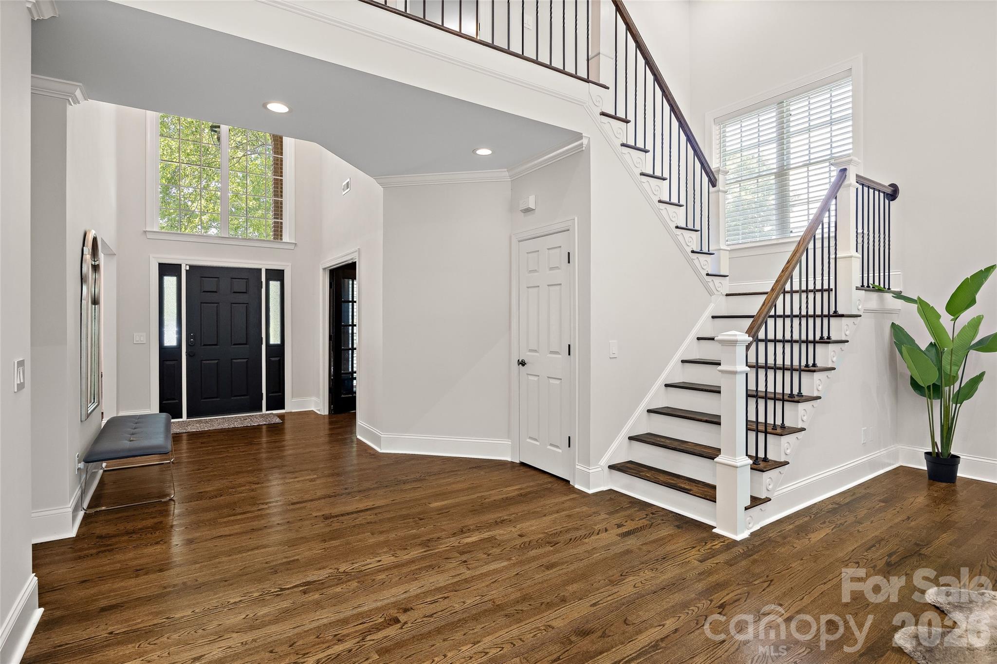 1607 Crestgate Drive