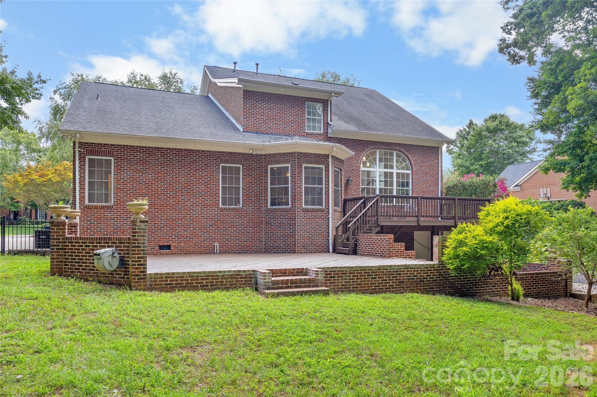 1607 Crestgate Drive