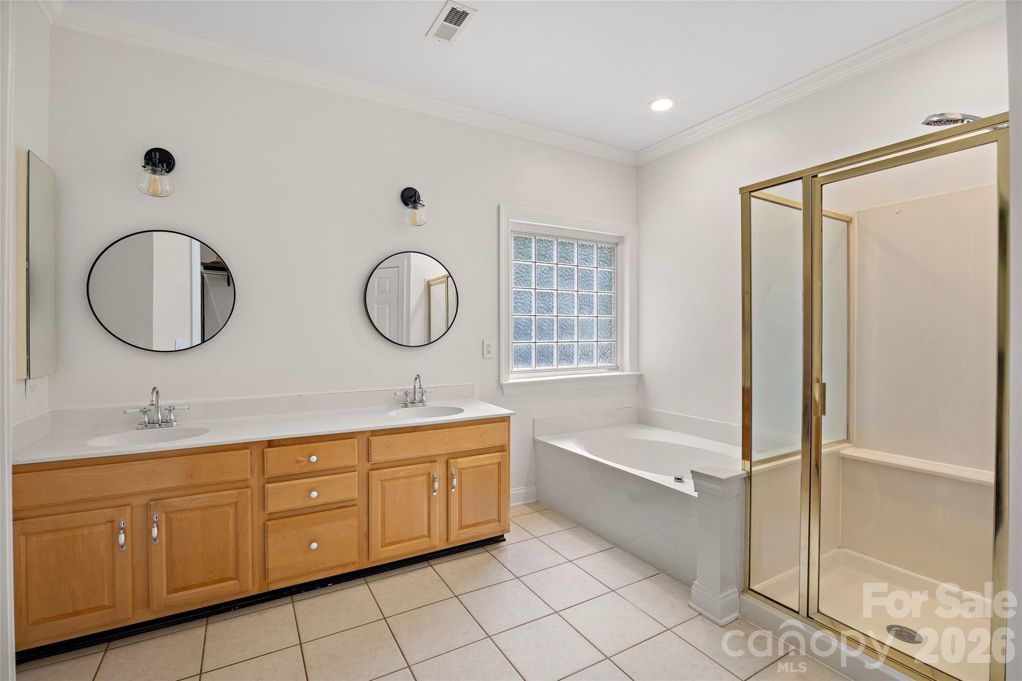 1607 Crestgate Drive