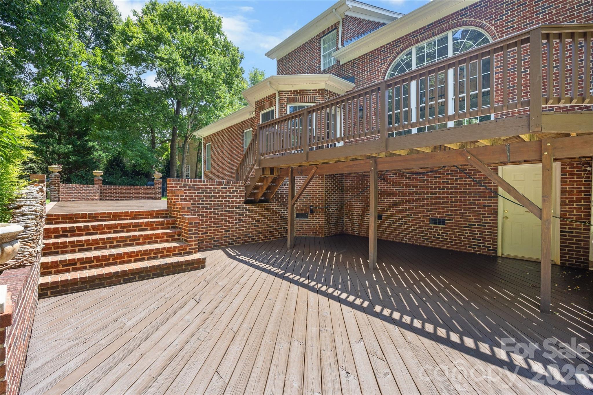 1607 Crestgate Drive