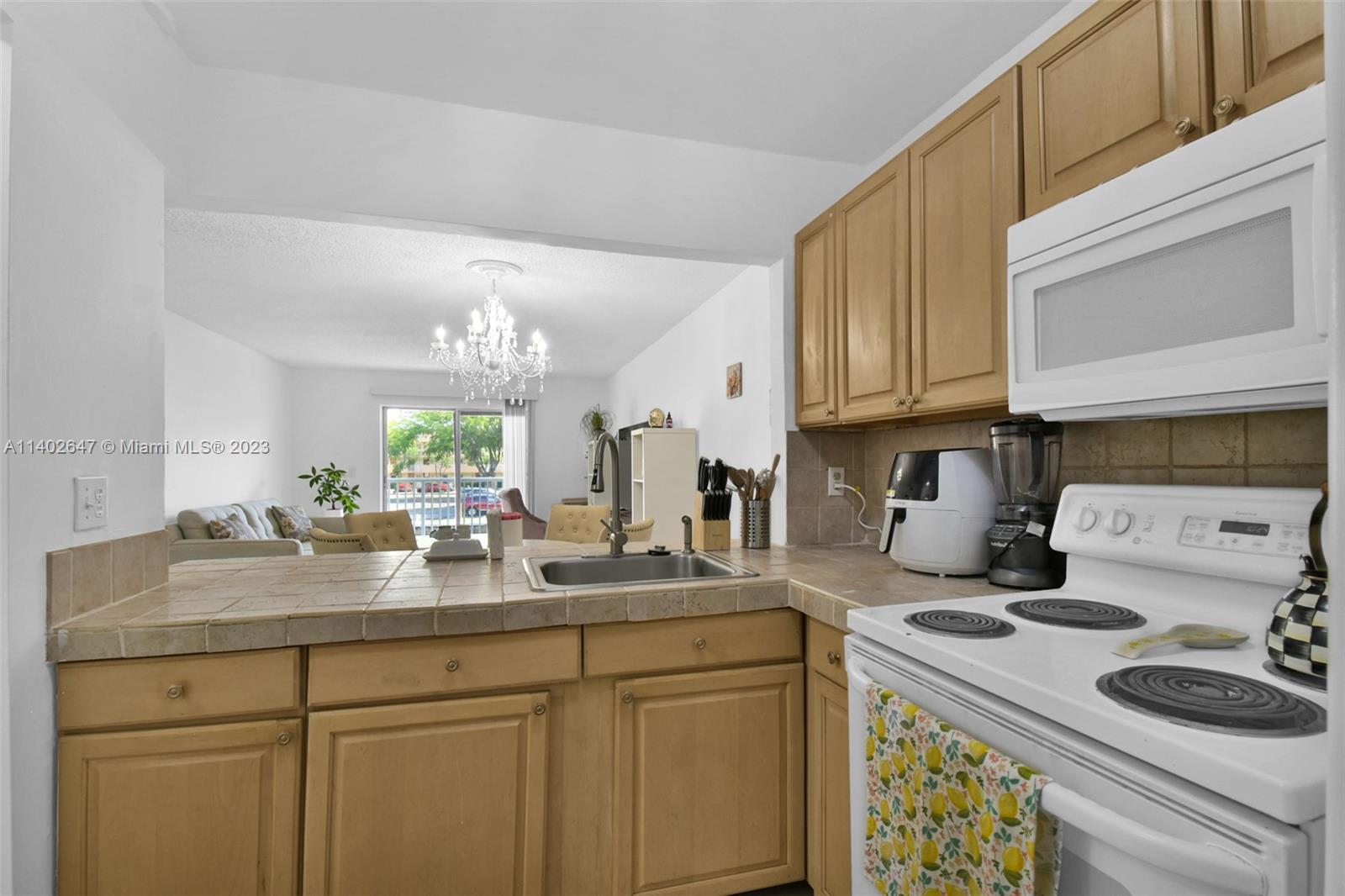 3527 NE 168th St Unit: 203
