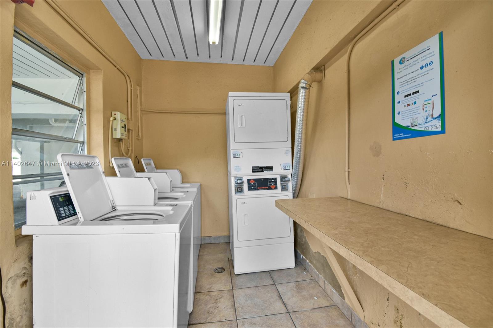 3527 NE 168th St Unit: 203