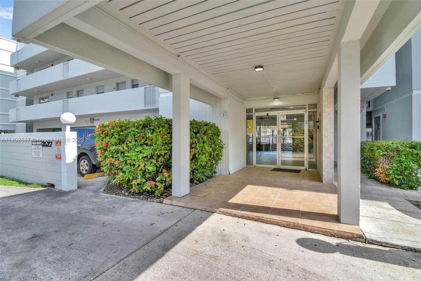 3527 NE 168th St Unit: 203