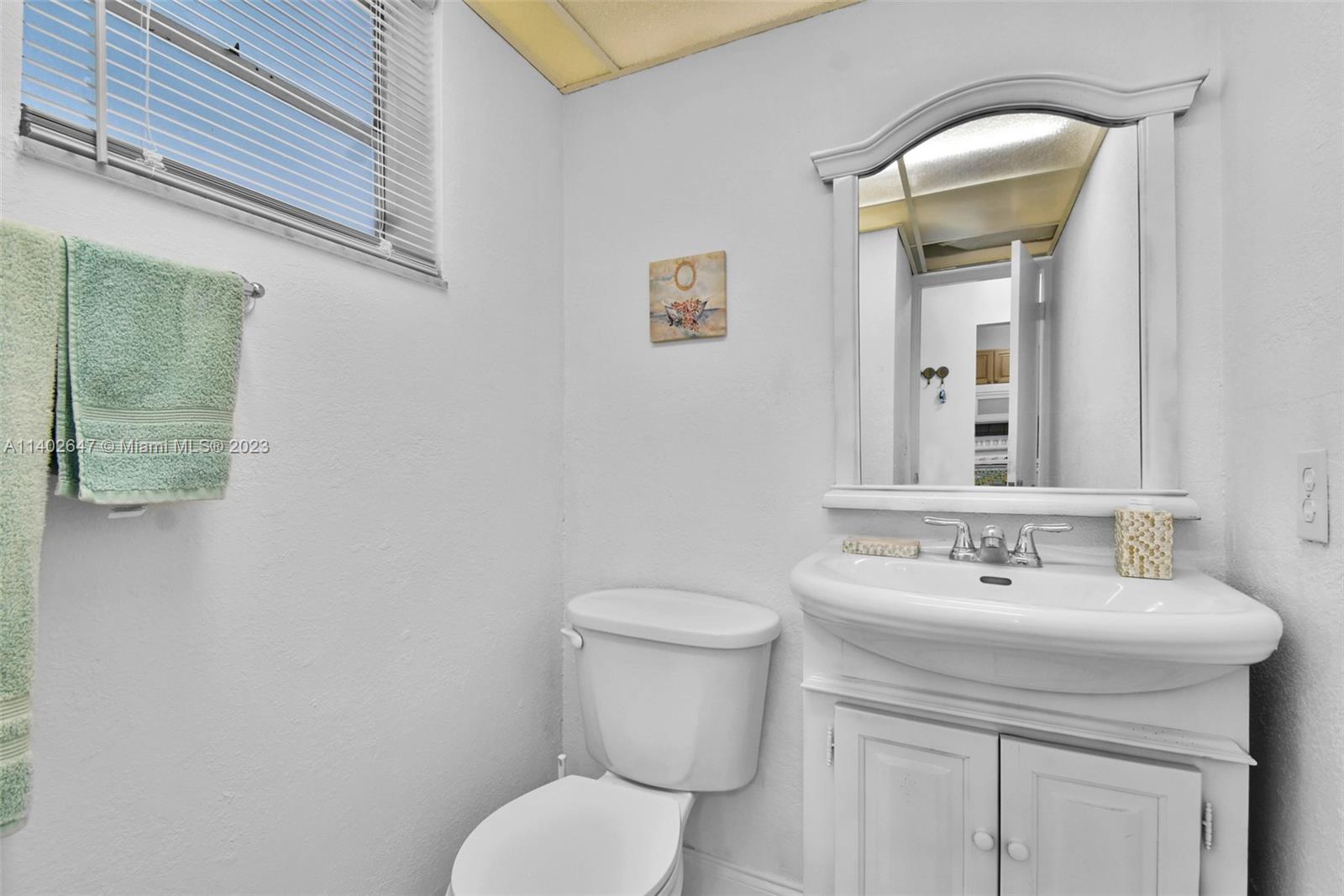 3527 NE 168th St Unit: 203