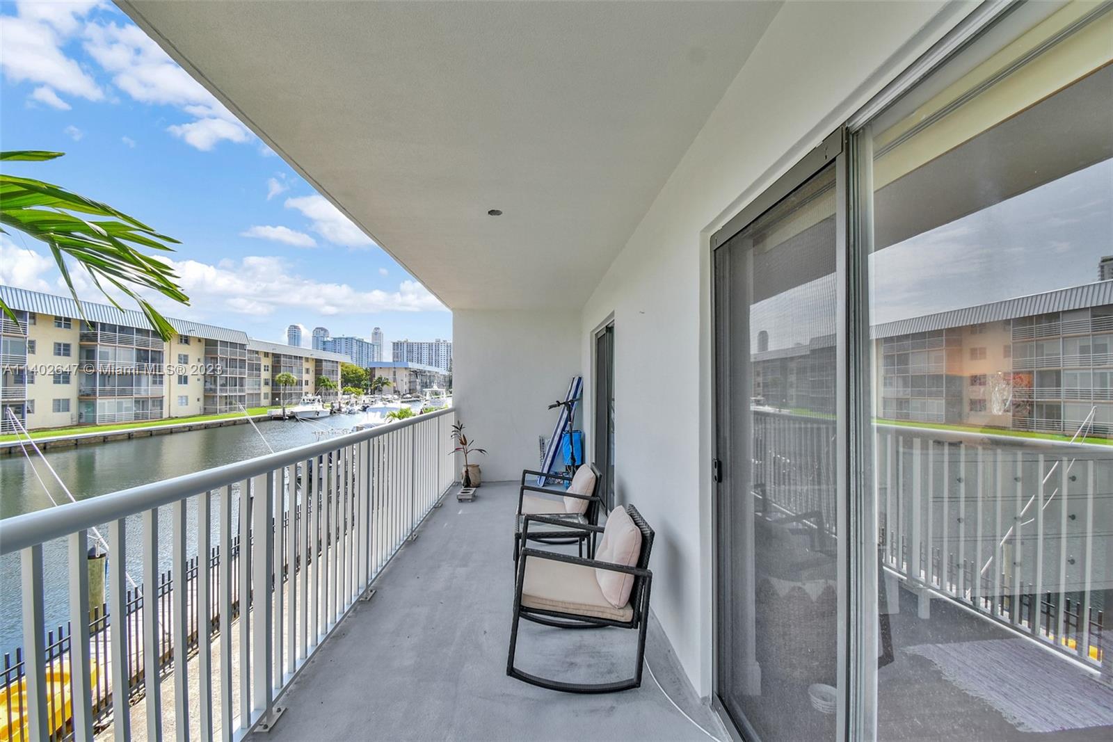 3527 NE 168th St Unit: 203