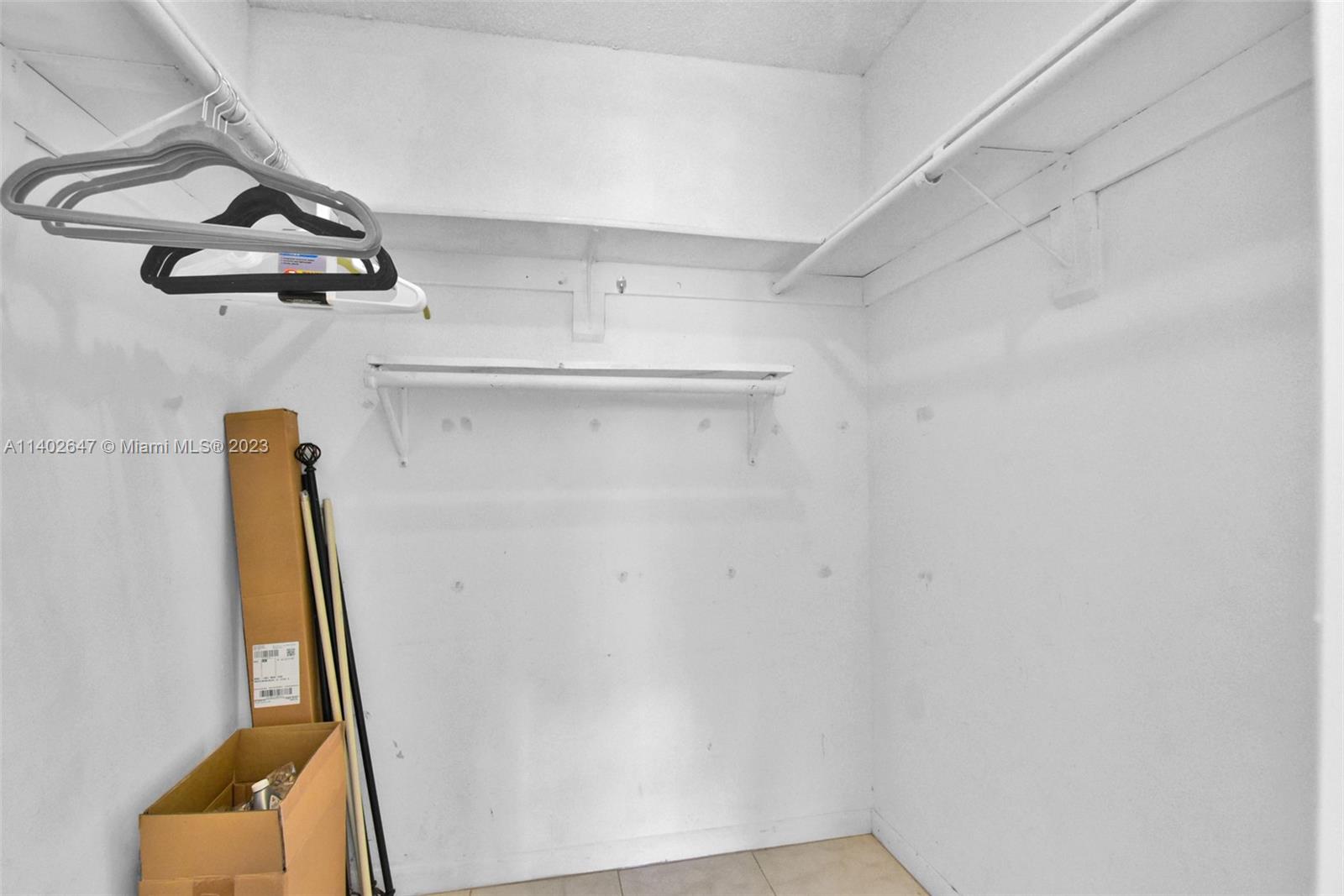 3527 NE 168th St Unit: 203