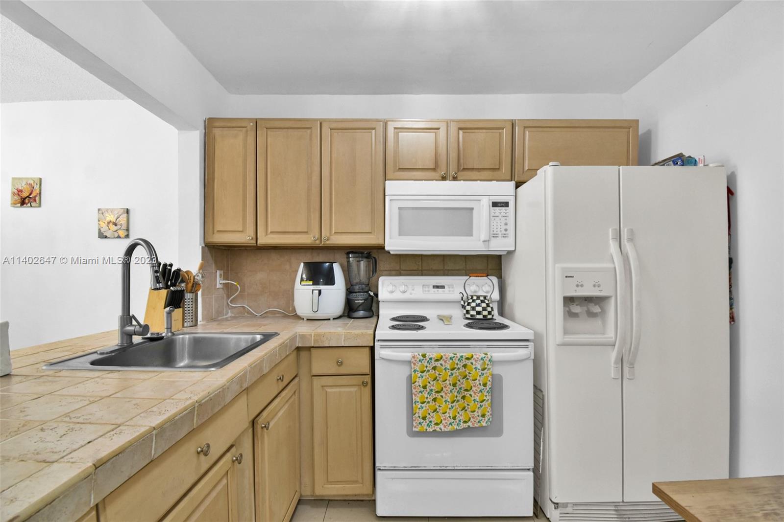 3527 NE 168th St Unit: 203