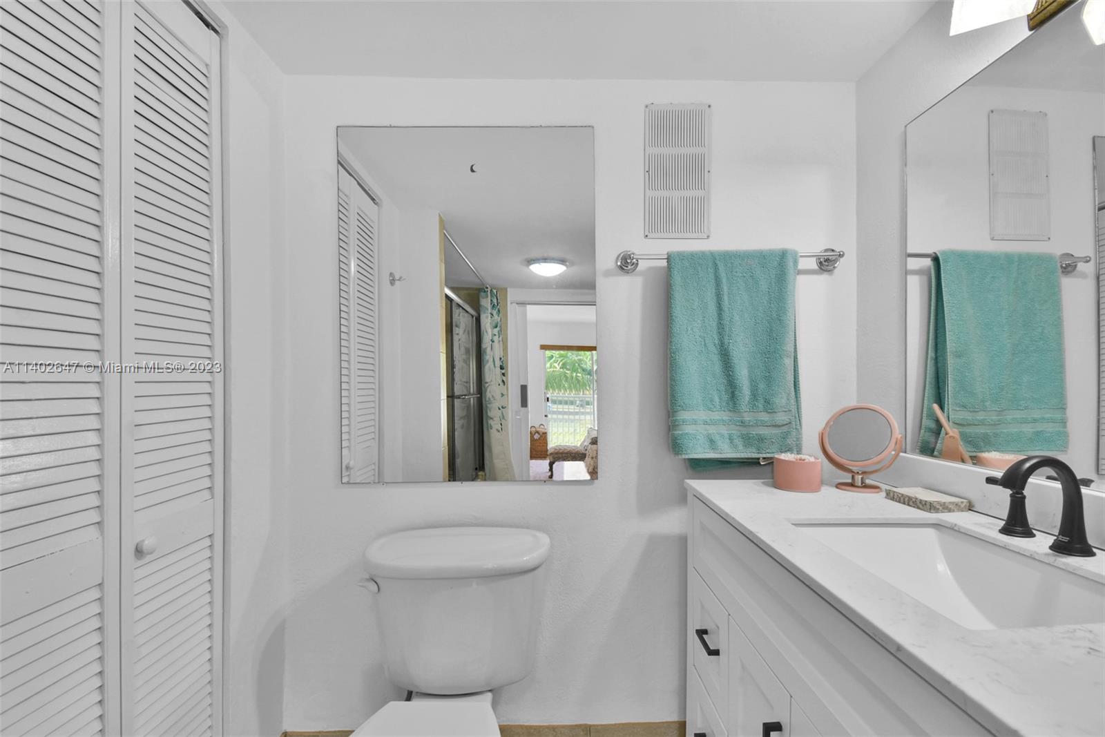3527 NE 168th St Unit: 203