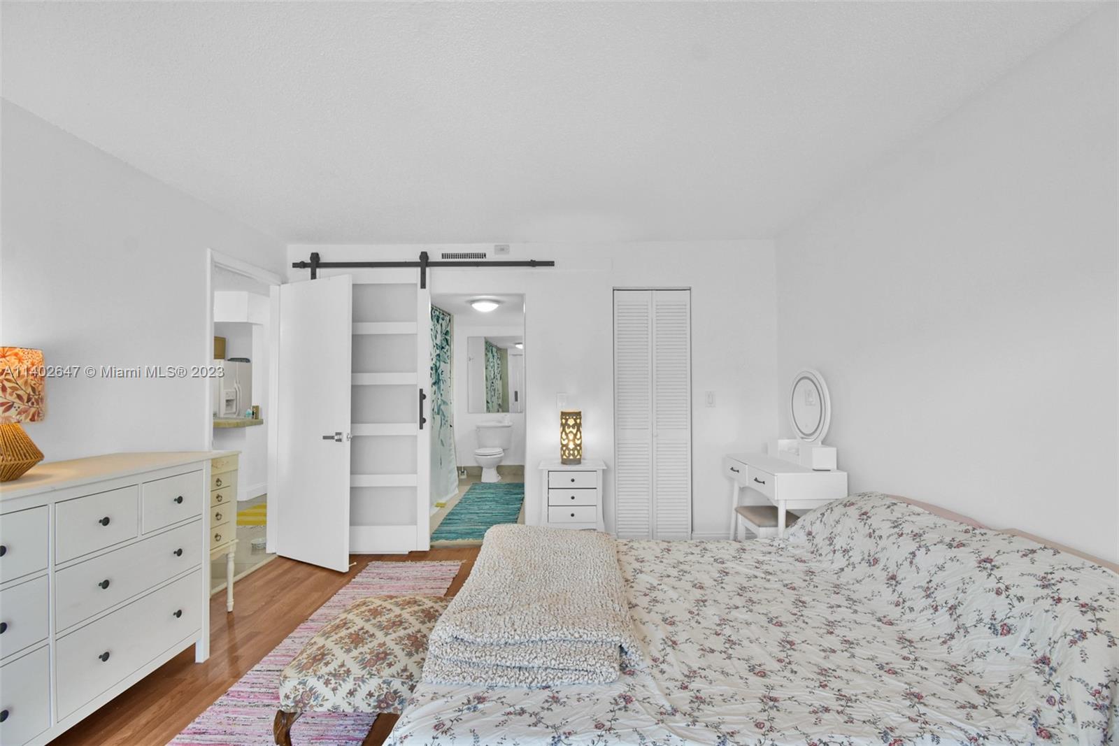 3527 NE 168th St Unit: 203