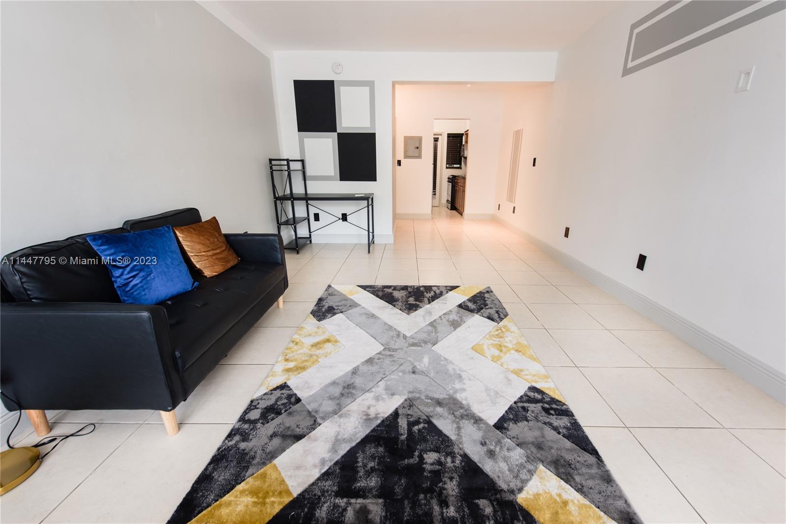 635 8th St Unit: 104